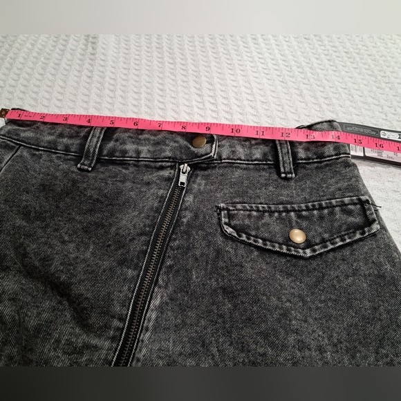 NWT Rita Ora x Primark Washed Black Denim Mini Skirt - Size 6 - Picture 3 of 15